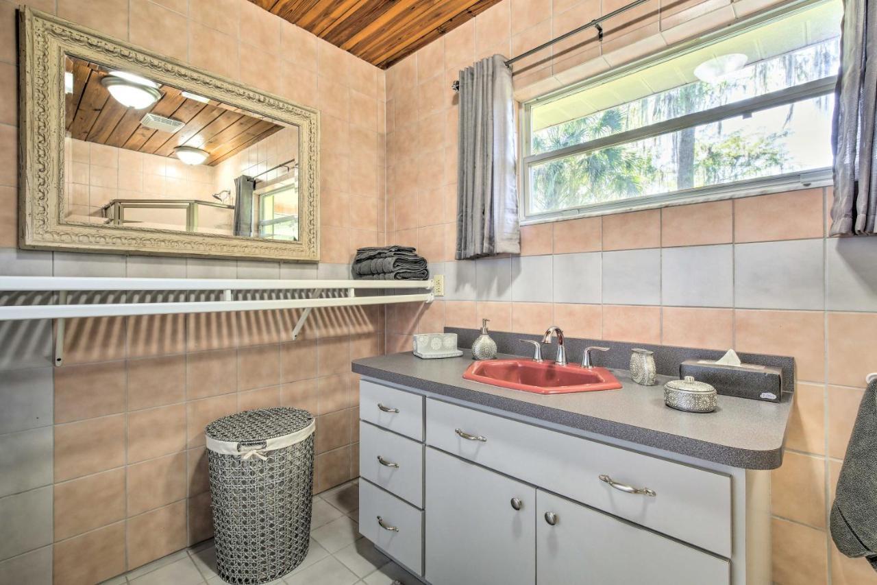 Rainbow River Oasis With Kayaks And Furnished Sunroom! Даннеллон Экстерьер фото